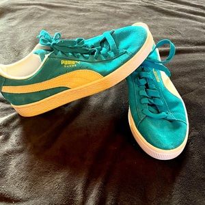 Light Used/Puma Suede Teal Women’s Sneakers/ Size 8